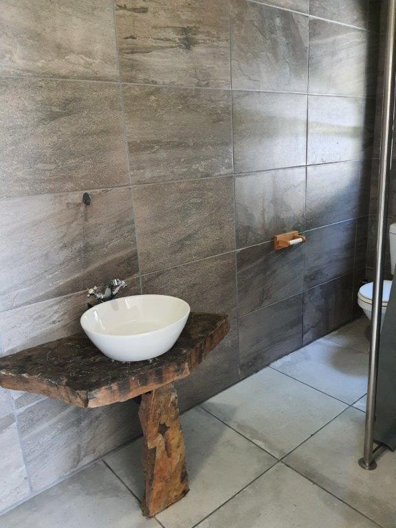 To Let 1 Bedroom Property for Rent in Theescombe Eastern Cape